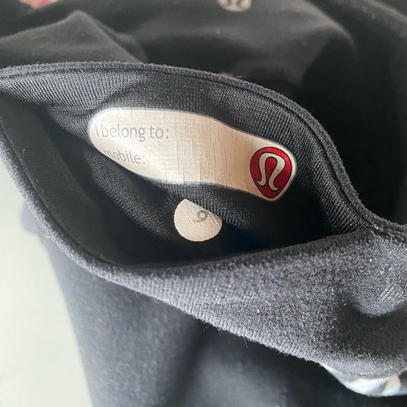 Lululemon Athletica | Cropped wide leg black yoga pants | size 6 - Picture 2 of 11